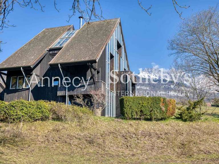 Maison Menthon-Saint-Bernard - 8 chambres - 277m²