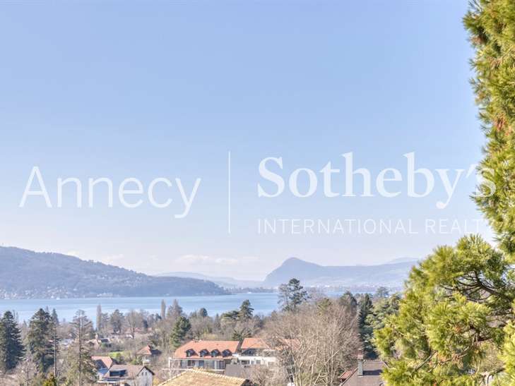 Maison Menthon-Saint-Bernard - 8 chambres - 277m²