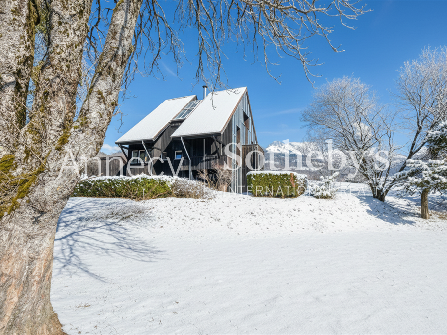 Maison Menthon-Saint-Bernard