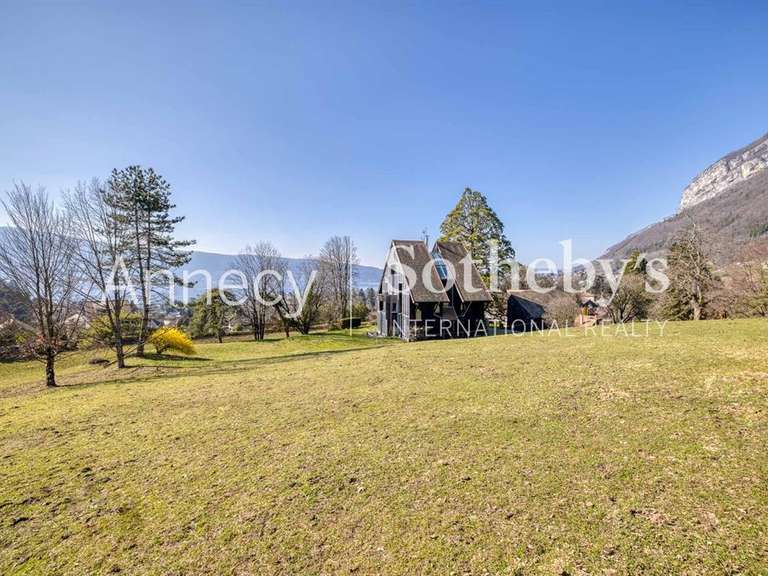 Maison Menthon-Saint-Bernard - 8 chambres - 277m²