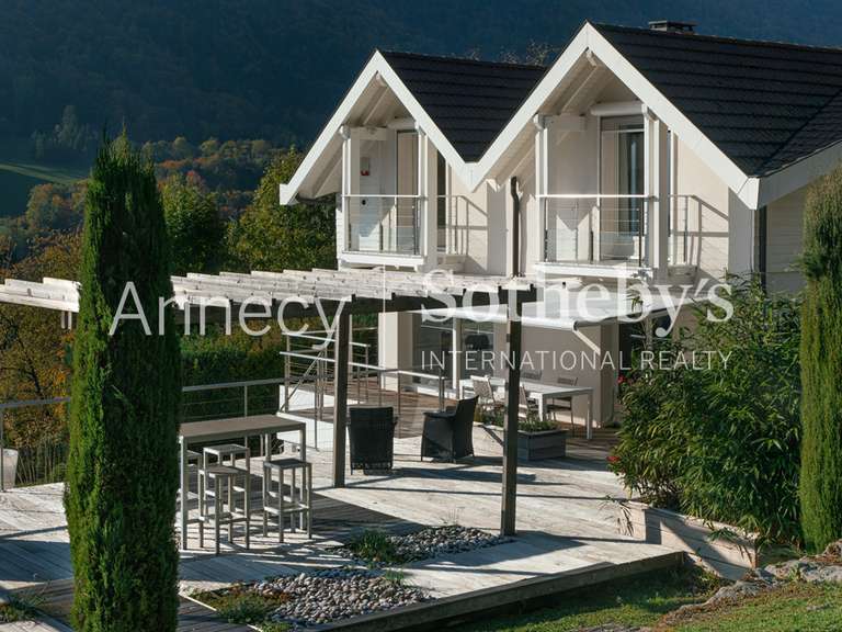 House Menthon-Saint-Bernard - 4 bedrooms - 350m²