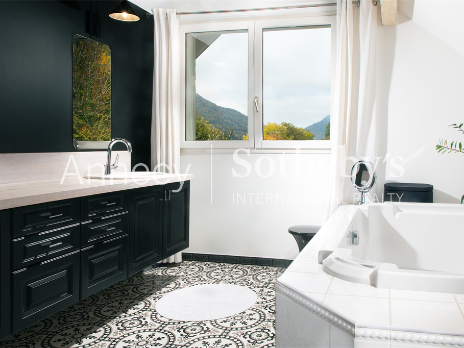 House Menthon-Saint-Bernard