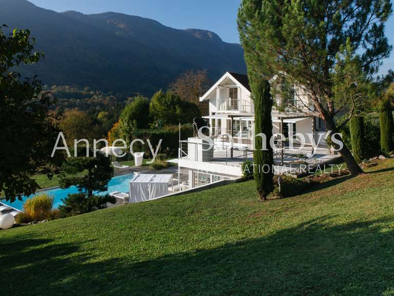House Menthon-Saint-Bernard - 4 bedrooms - 350m²