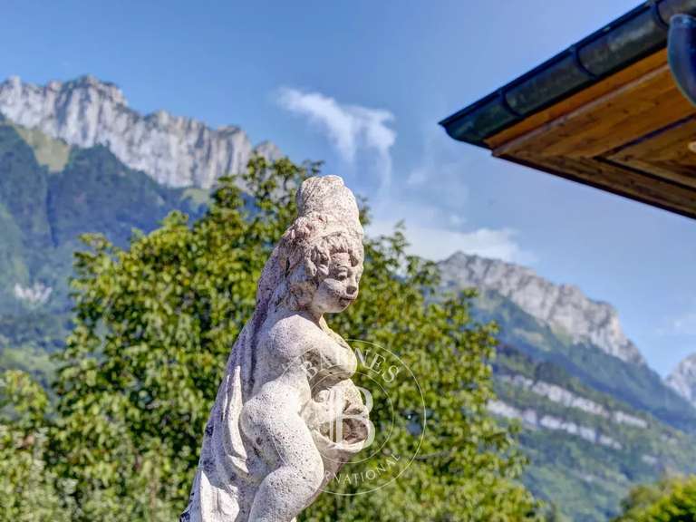 Maison Menthon-Saint-Bernard - 6 chambres - 240m²