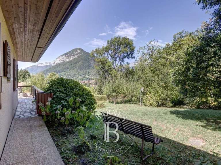 House Menthon-Saint-Bernard - 6 bedrooms - 240m²