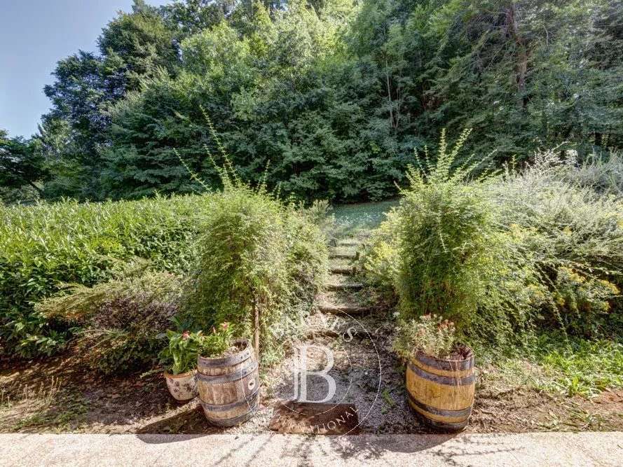 Maison Menthon-Saint-Bernard