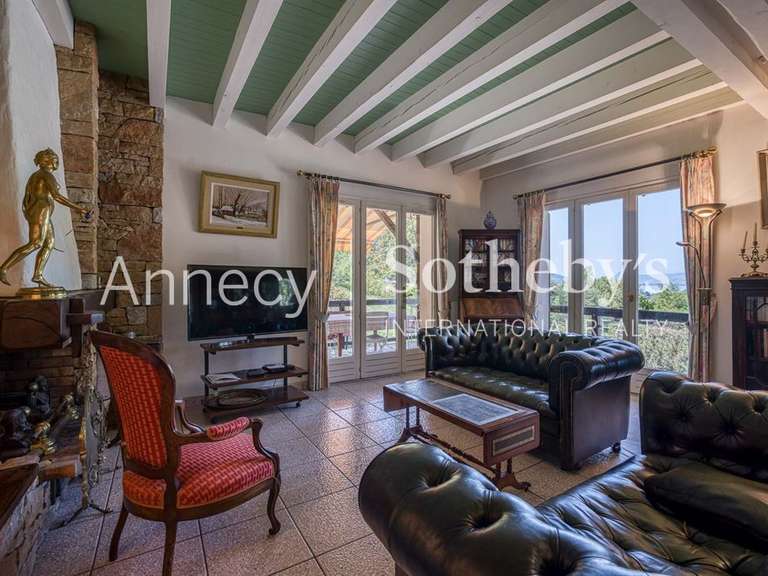 Maison Menthon-Saint-Bernard - 5 chambres - 242m²