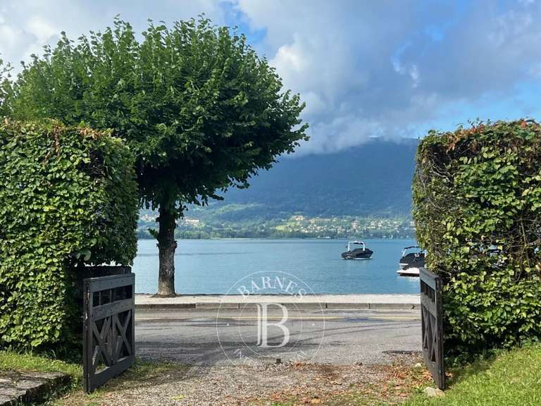 House Menthon-Saint-Bernard - 6 bedrooms - 280m²