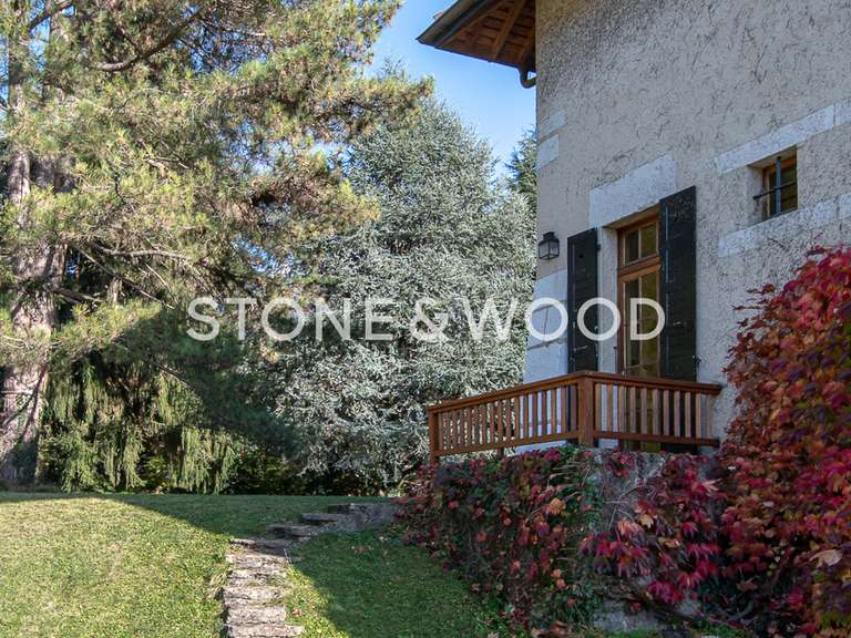 Maison Menthon-Saint-Bernard - 7 chambres - 200m²