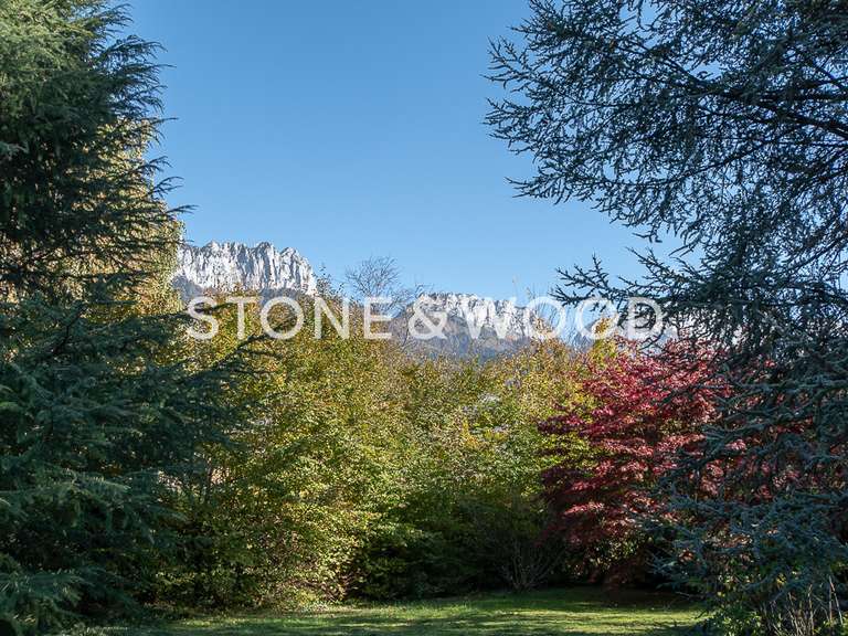 Maison Menthon-Saint-Bernard - 7 chambres - 200m²