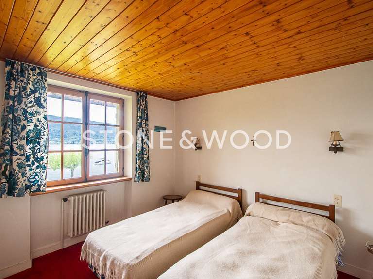 Maison Menthon-Saint-Bernard - 7 chambres - 200m²