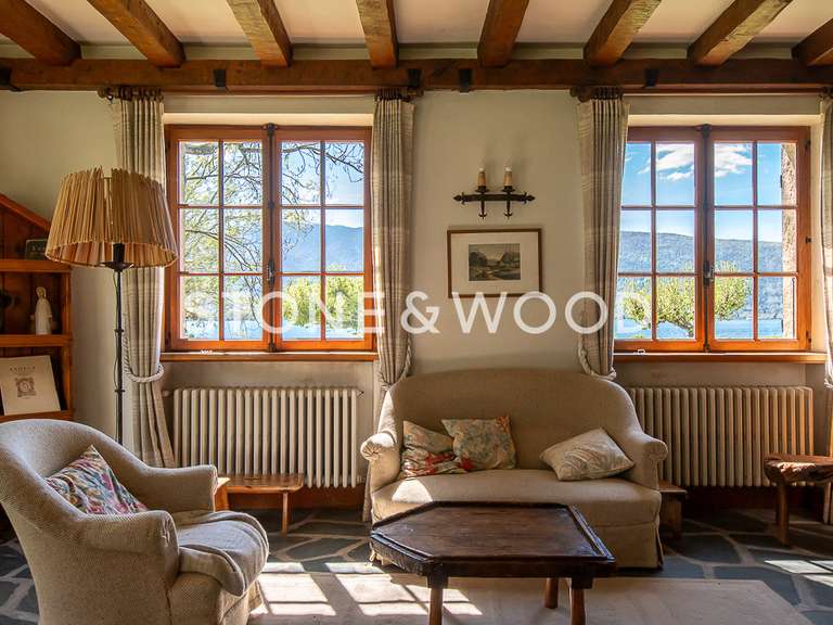 Maison Menthon-Saint-Bernard - 7 chambres - 200m²