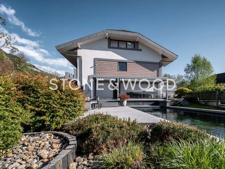 Maison Menthon-Saint-Bernard - 7 chambres - 295m²