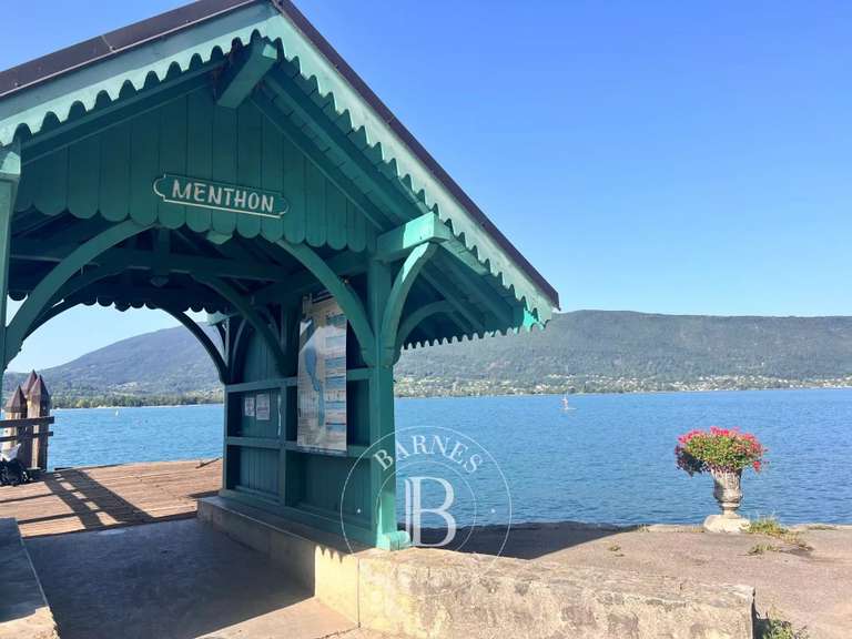 Propriété Menthon-Saint-Bernard - 5 chambres - 200m²