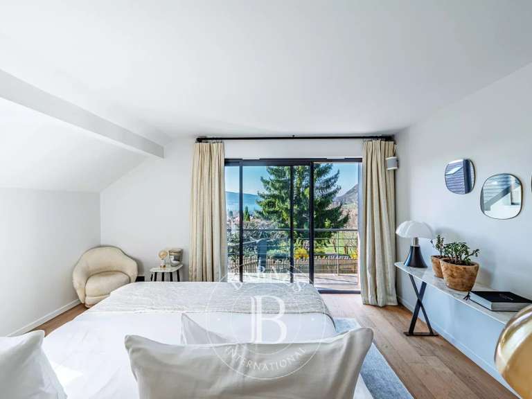 Villa Menthon-Saint-Bernard - 5 chambres - 200m²