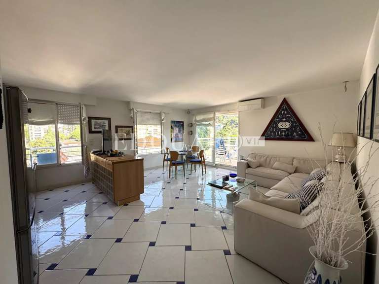 Appartement Menton - 2 chambres - 67m²