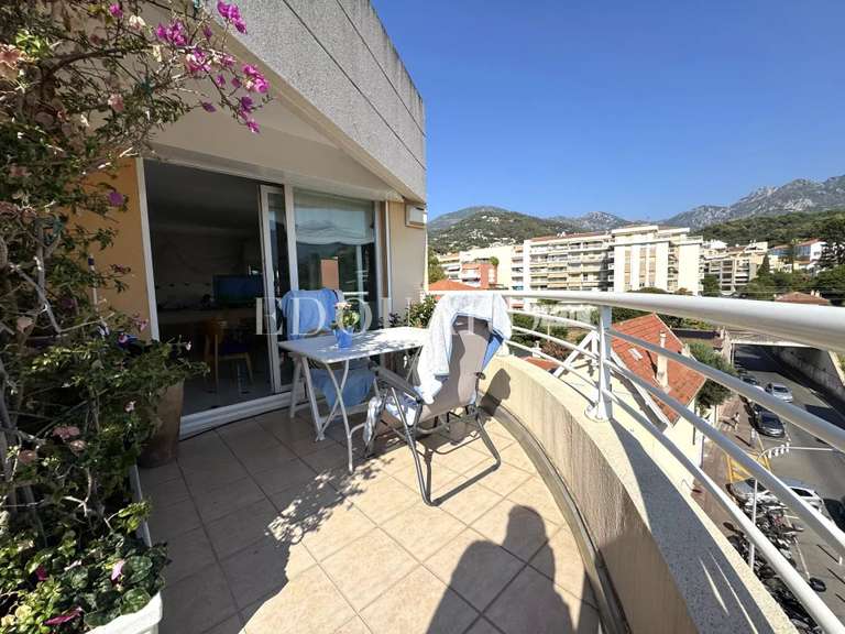 Appartement Menton - 2 chambres - 67m²