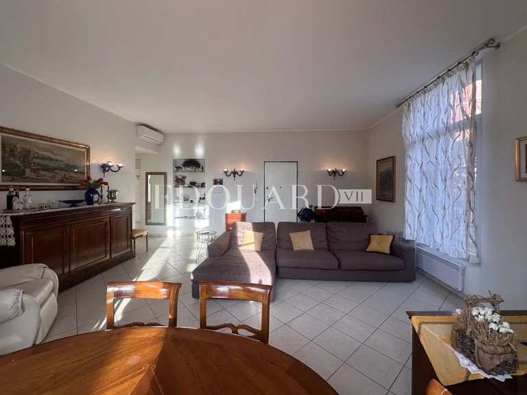 Appartement Menton - 2 chambres - 85m²