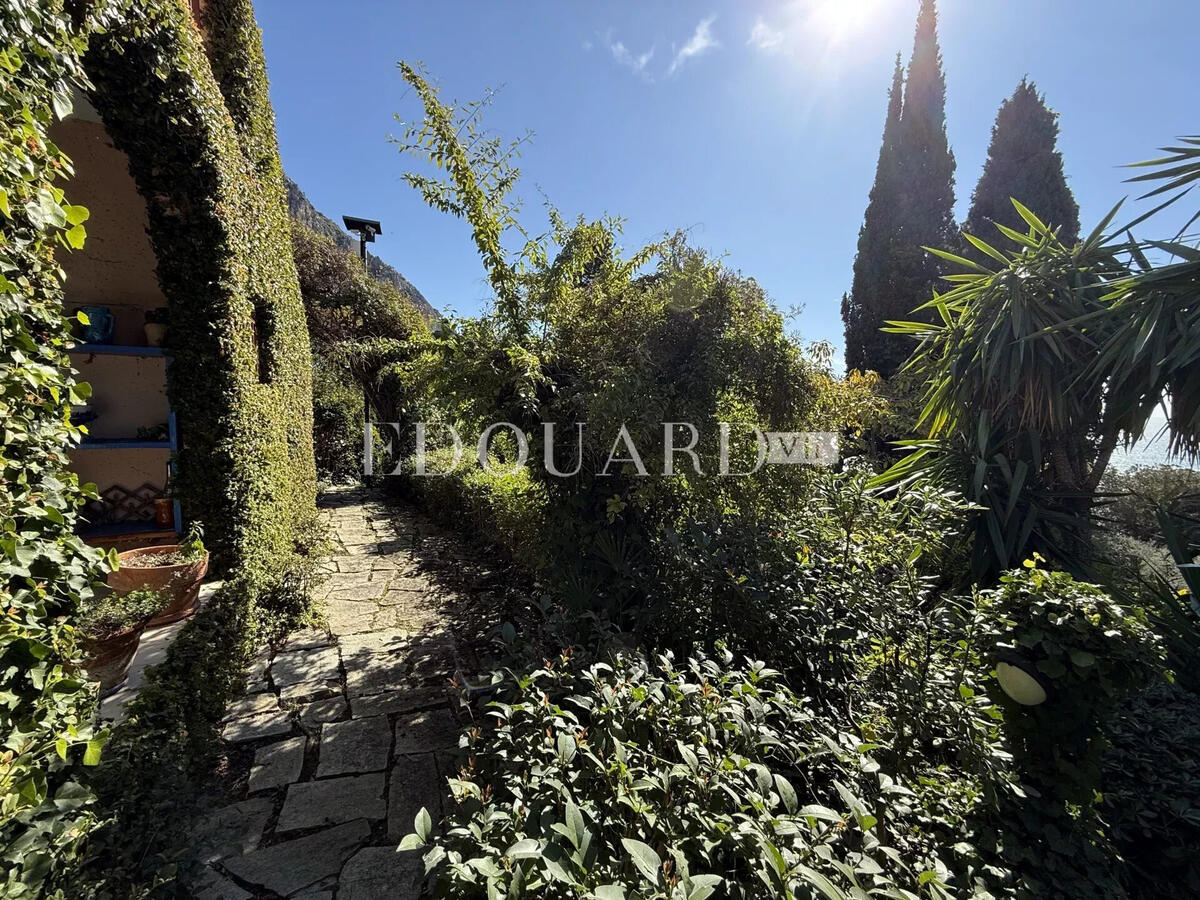House Menton