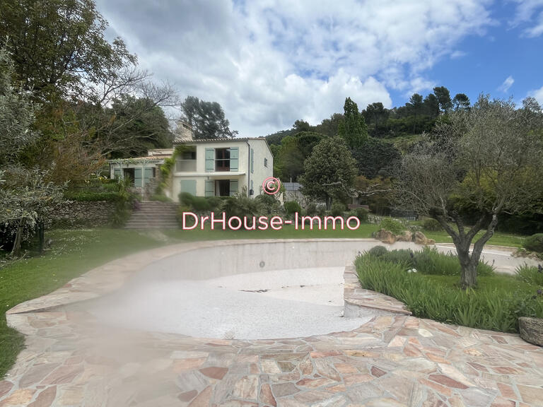 Villa Méounes-lès-Montrieux - 4 chambres - 250m²