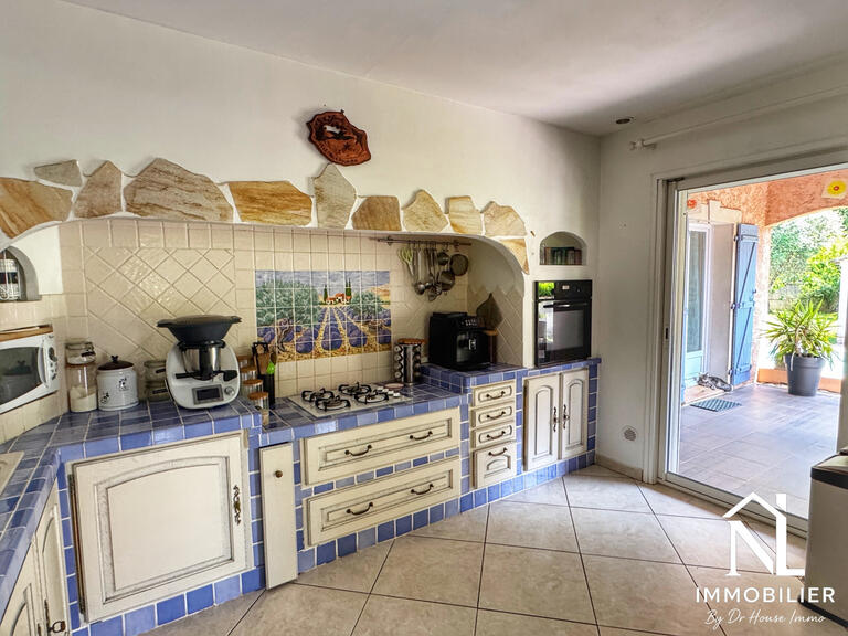 Villa Méounes-lès-Montrieux - 5 chambres - 179m²