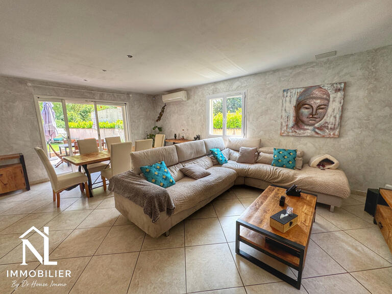 Villa Méounes-lès-Montrieux - 5 chambres - 179m²