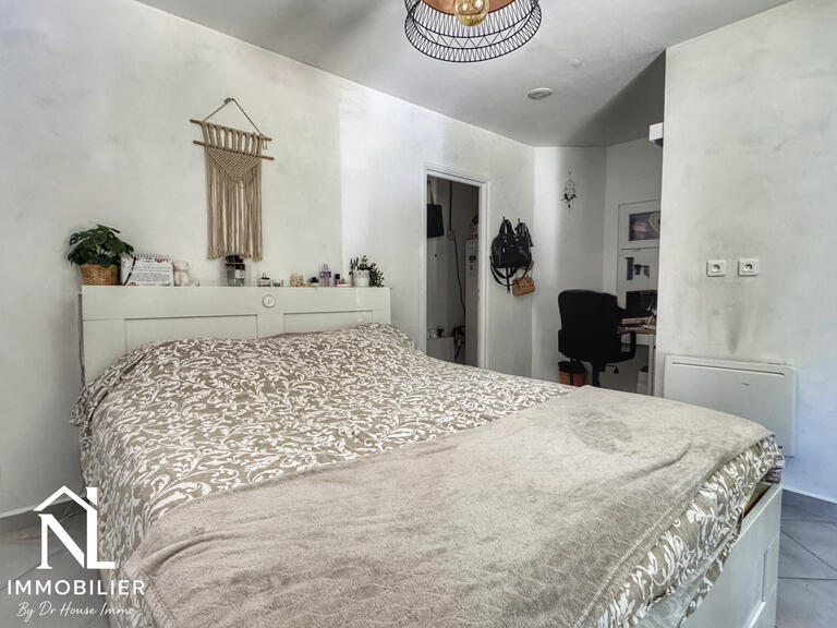 Villa Méounes-lès-Montrieux - 5 chambres - 179m²
