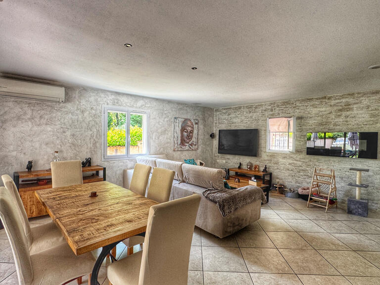 Villa Méounes-lès-Montrieux - 5 chambres - 179m²