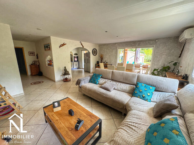 Villa Méounes-lès-Montrieux - 5 chambres - 179m²