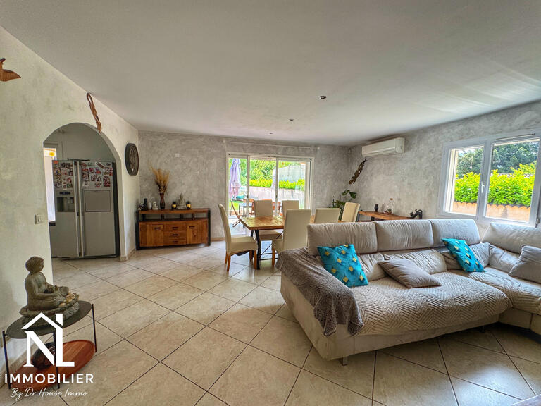 Villa Méounes-lès-Montrieux - 5 chambres - 179m²