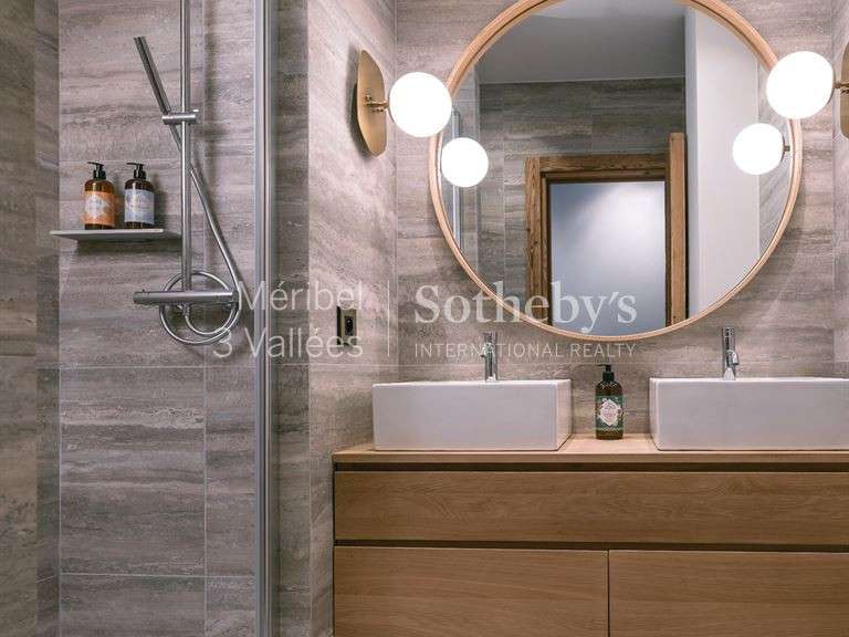 Chalet Meribel-les-allues - 6 chambres - 400m²
