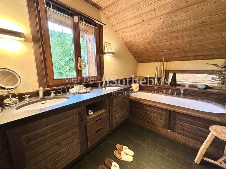 Chalet Meribel-les-allues - 5 chambres - 250m²