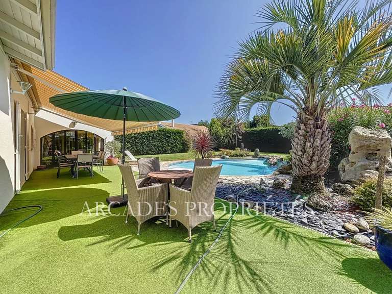 House Mérignac - 3 bedrooms - 181m²