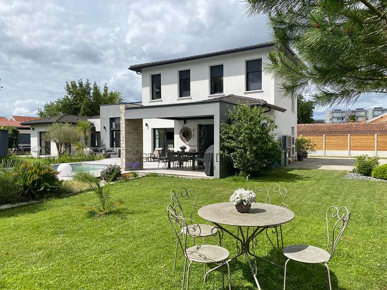 Maison Mérignac - 4 chambres - 182m²