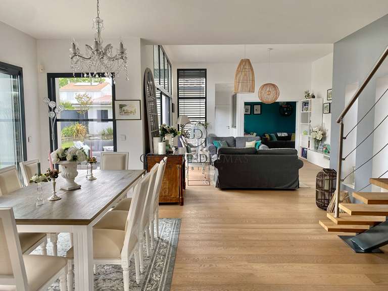 Maison Mérignac - 4 chambres - 182m²