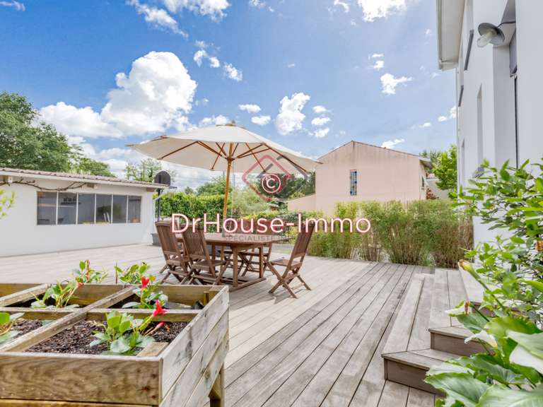 Villa Mérignac - 5 chambres - 180m²