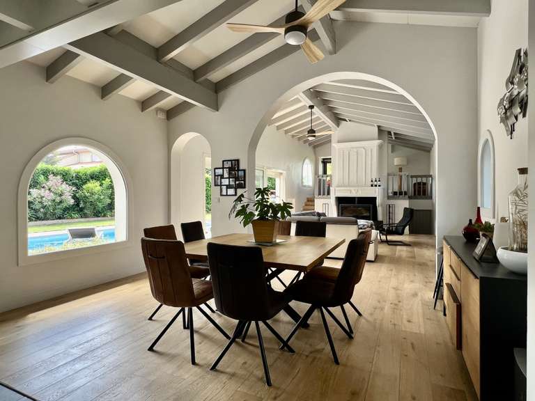 Villa Mérignac - 4 chambres - 216m²