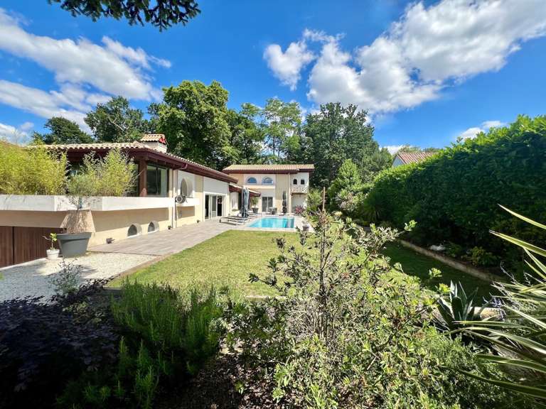 Villa Mérignac - 4 chambres - 216m²