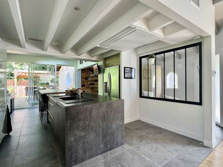 Villa Mérignac - 4 chambres - 216m²