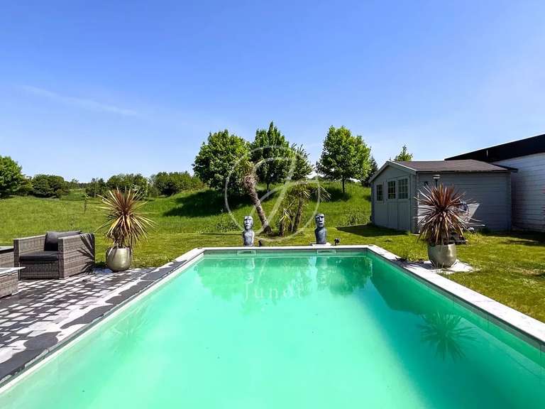 Maison Mérignies - 3 chambres - 283m²