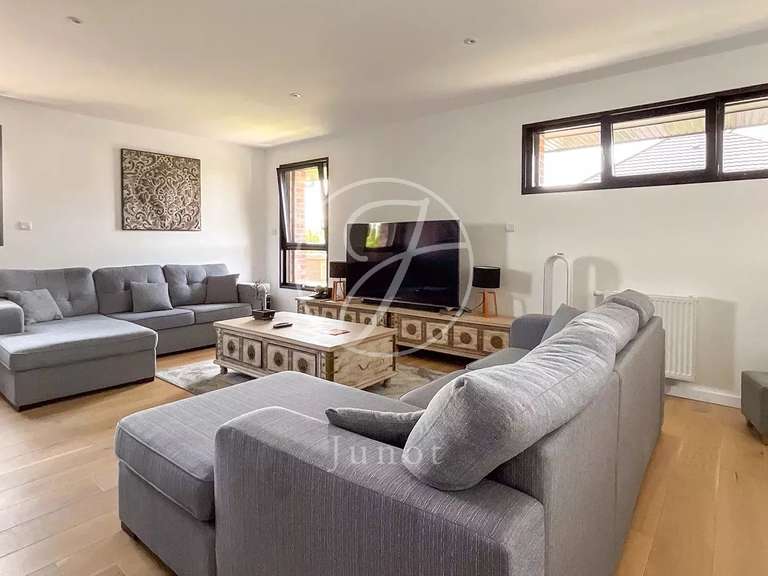 Maison Mérignies - 3 chambres - 283m²