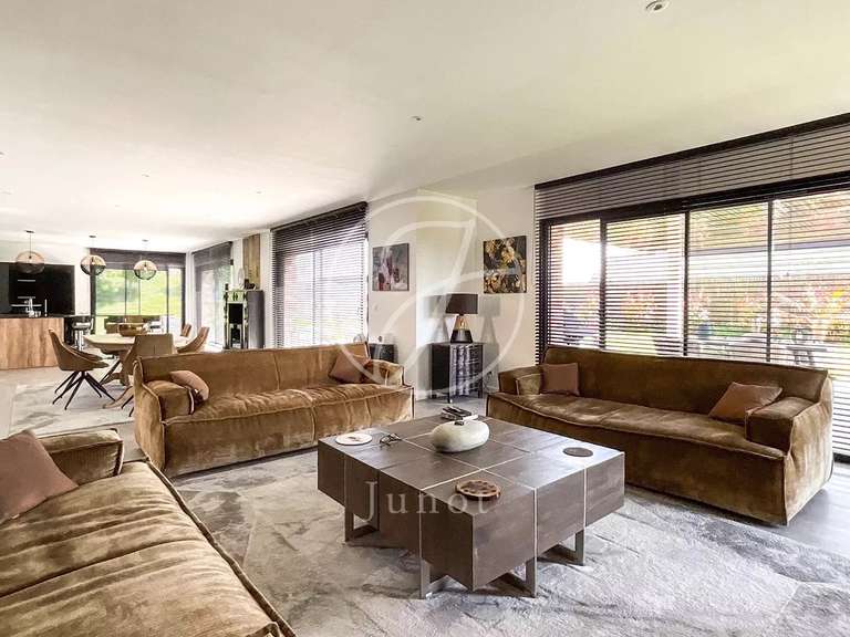 Maison Mérignies - 3 chambres - 283m²