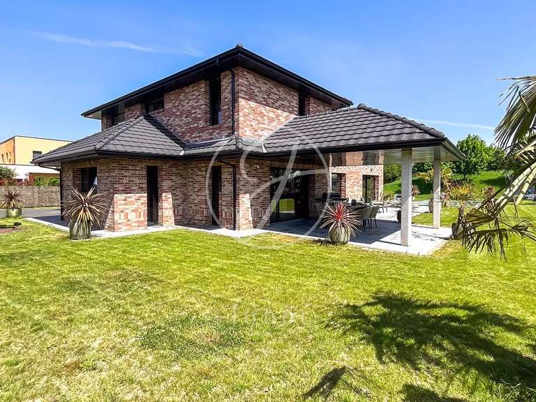 Maison Mérignies - 3 chambres - 283m²