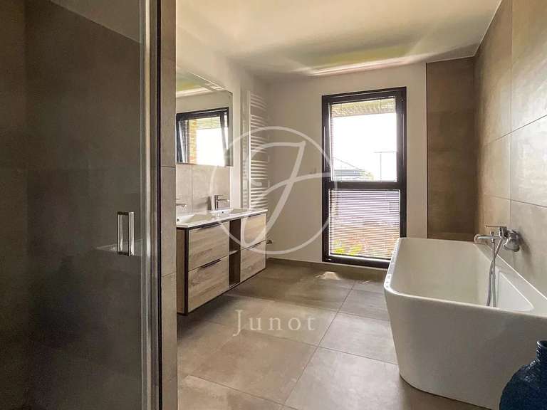 Maison Mérignies - 3 chambres - 283m²