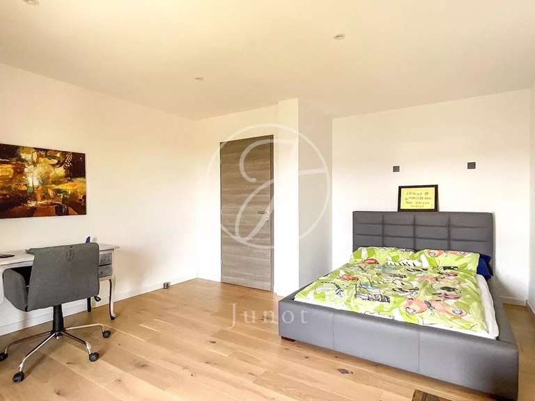 Maison Mérignies - 3 chambres - 283m²