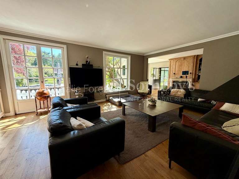 Maison Mérignies - 6 chambres - 315m²