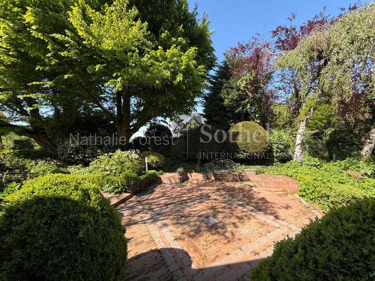 Maison Mérignies - 6 chambres - 315m²