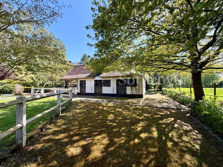 Maison Mérignies - 6 chambres - 315m²