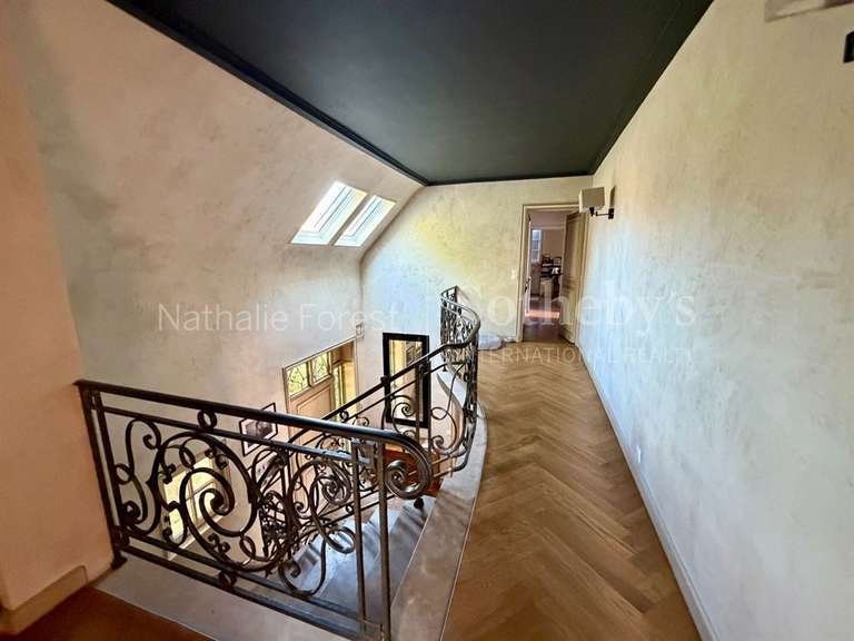 Maison Mérignies - 6 chambres - 315m²