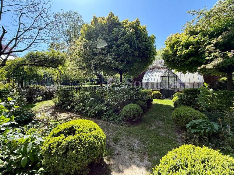 Maison Mérignies - 6 chambres - 315m²